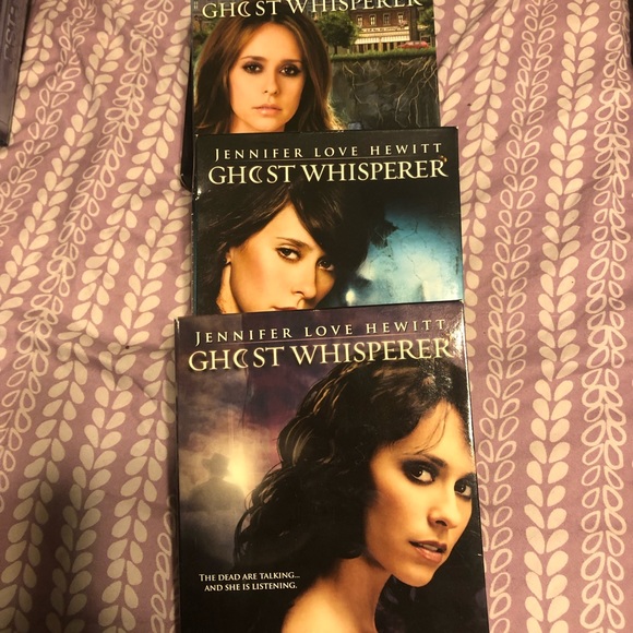 Ghost Whisperer - Picture 1 of 5